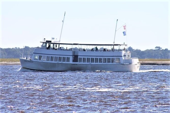 1.5-Hour Charleston Harbor Cruise with Live Narration - Picking Your Departure Dock: Aquarium Wharf vs Patriots Point