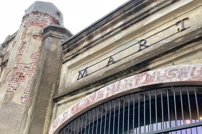 300 Years of War and Peacetime in Charleston: A Self-Guided Audio Tour - The Old Slave Mart Museum and the Old Exchange/Provost Dungeon Stops