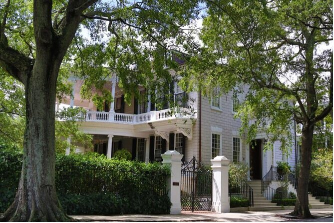90 Minute Sightseeing Bus Tour of Historic Charleston - Quick hits before you board