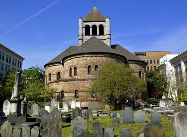 A Ghost Tour with 10 ORIGINAL Stories AND Equipment! - Why Charleston at 8:30 pm is the real star of the show