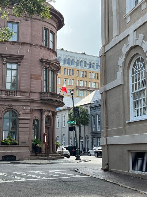 Bruce Knows Charleston Walking Tour - Start at an odd meeting point, then get your bearings fast