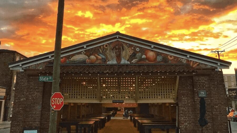 Charleston: Craft Beer and Cocktails Guided Tour - A 2-hour Charleston bar crawl with real street-level context