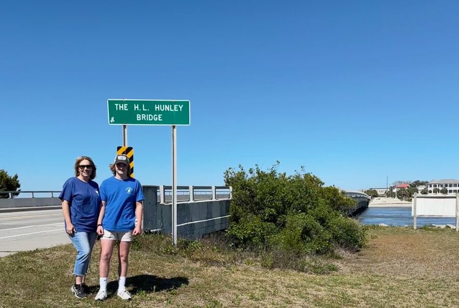 Charleston: Film & OBX Locations E-Bike Tour - Shem Creek Park (Mount Pleasant): dolphin watching break that feels like vacation time
