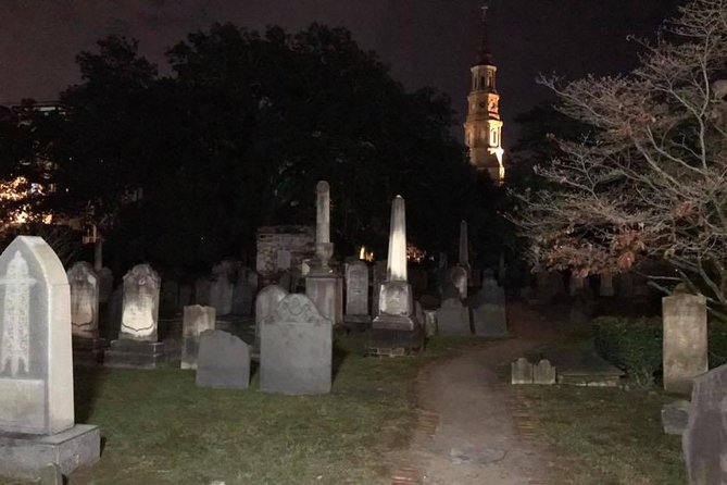 Charleston Ghost & Graveyard Night-Time Guided Walking Tour - Guide Matters: What to Expect From Different Storytelling Styles