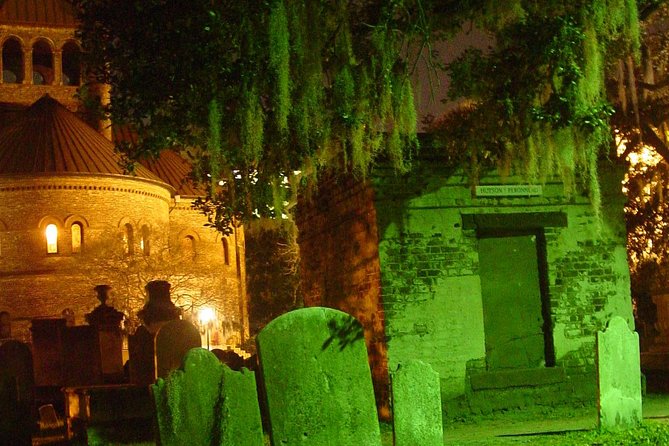 Charleston Ghost & Graveyard Night-Time Guided Walking Tour - Stop 1: Circular Congregational Church Graveyard Inside Access