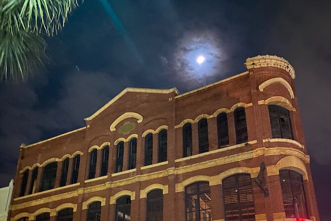 Charleston Ghosts of Liberty Guided Walking Tour - Stop 1: Old Exchange & Provost Dungeon, Where Liberty and Imprisonment Collide