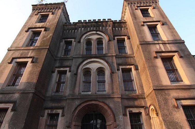 Charleston Haunted Jail Night-Time Walking Tour with Admission to Old City Jail - Timing and Group Size: Why 45 Minutes Feels Short to Some People