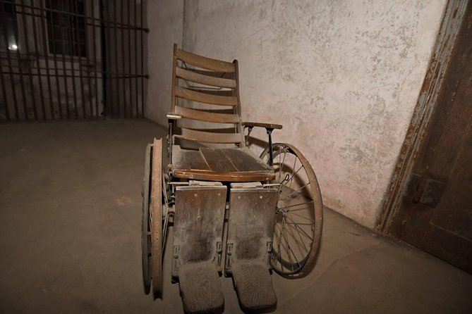 Charleston Haunted Jail Night-Time Walking Tour with Admission to Old City Jail - Price and Value: Is $40.50 a Fair Deal?