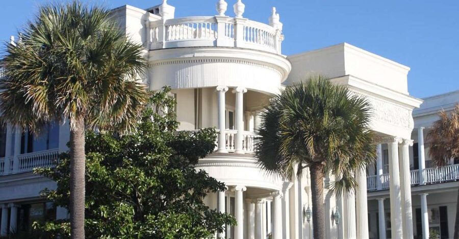 Charleston: Historic City Highlights Guided Bus Tour - Meeting Outside the Charleston Visitor Center and Getting Comfortable