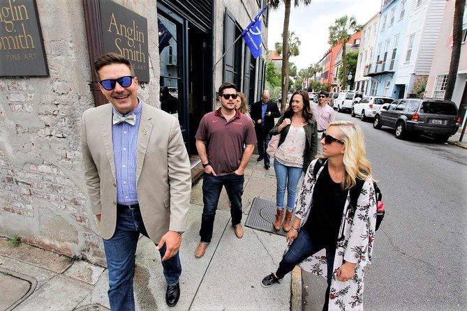 Charleston Historical Walking Tour: Pirates, Patriots, and More - Getting your bearings: Waterfront Park, Circular Fountain, and The Battery