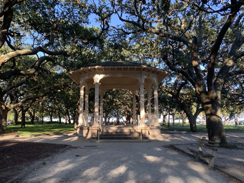 Charleston: Historical Walking Tour with Storytelling - Harbor views and White Point Garden: where the stories breathe