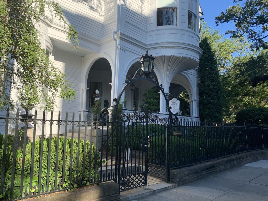 Charleston: Historical Walking Tour with Storytelling - South of Broad: pirates, patriots, and what happened when captives talked