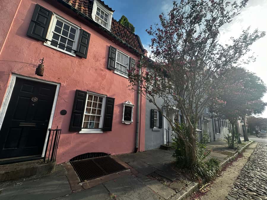 Charleston: History and Architecture Guided Walking Tour - Ending at the Pineapple Fountain: what to do next