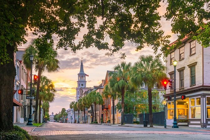 Charleston History and Architecture Walking Tour - Philadelphia Alley (Duelers Alley): Tight Lines, Strong Photos