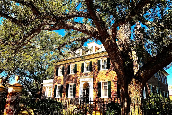Charleston History, Homes, and Architecture Guided Walking Tour - Washington Square: A Quick Stop That Sets the Stage