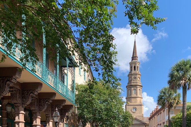 Charleston History Tour / - Rainbow Row: nine connected buildings and a survival story