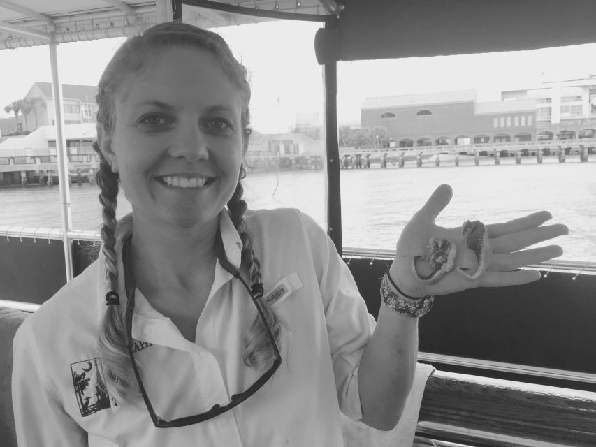 Charleston: Morris Island Nature Boat Tour with Naturalist - The touch tank moment and the crab pot surprise