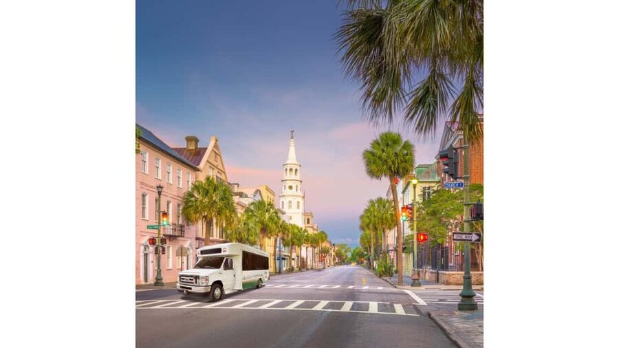 Charleston: Old Town Trolley Tour - Starting at the Charleston Visitor Center: your easiest first move