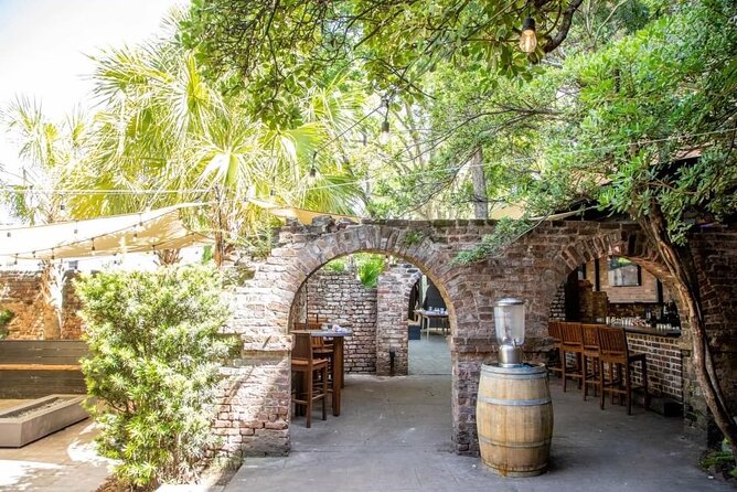 Charleston's Crafts & Cocktails tour - The “Crafts & Cocktails” part: stories plus a real group game