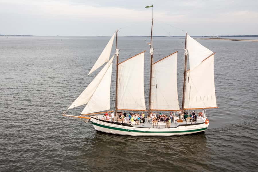 Charleston: Schooner Sailing Harbor Tour & Dolphin Watch - Charleston Harbor Views: Fort Sumter, Castle Pinckney, Fort Johnson, Yorktown Point