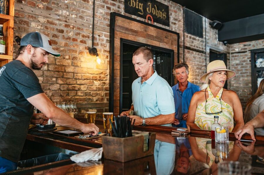 Charleston: Speakeasy Sagas Prohibition Pub Crawl - The bar-to-bar rhythm: what changes between stops
