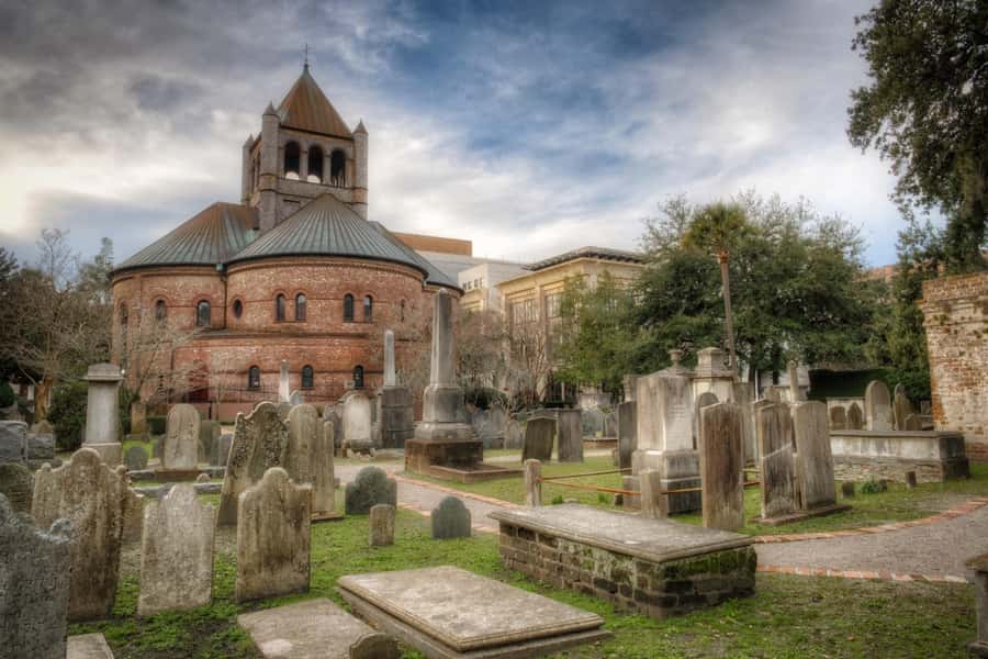 Charleston: The Ghosts of Liberty Guided Walking Tour - Bars and photo ID: the rule that can trip you up
