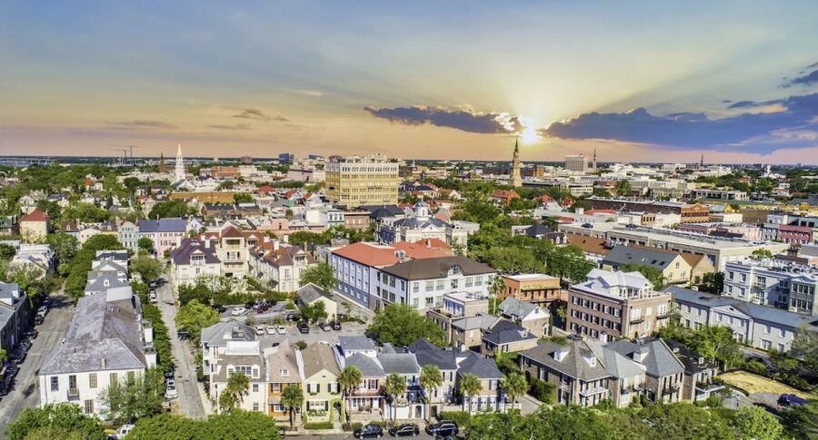 Charleston walking tour with a Citadel history professor - Key things you’ll notice right away