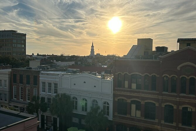 Charm of Charleston - Walk Through Time with a Charleston Native - Meeting at 195 E Bay St and finishing by Waterfront Park