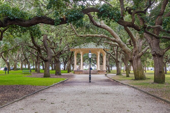 Discover Charleston! (Small Group Walking Tour - Max 10 Guests) - Start at 122 E Bay St and the Old Exchange dungeon story
