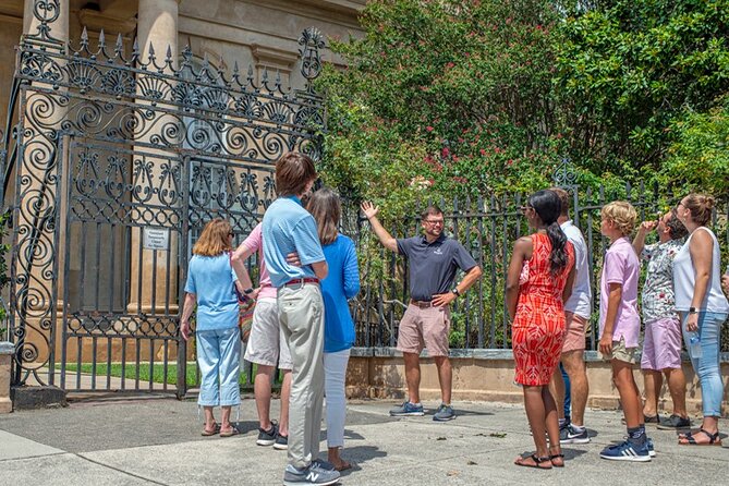 Historic Charleston Walking Tour: Rainbow Row, Churches, and More - Rainbow Row and the Waterfront Battery: the best one-two punch