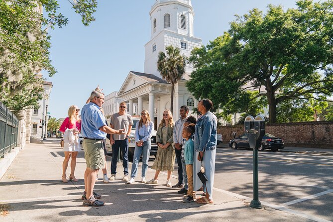 Historic Charleston Walking Tour: Rainbow Row, Churches, and More - Stop 1: Rainbow Row and the small details you’ll start noticing
