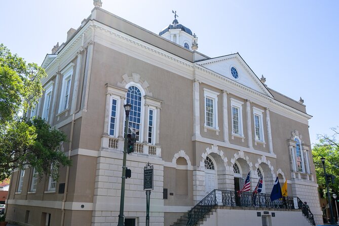 Historic Women of Charleston Guided Walking Tour - Stop 4: Rainbow Row—Architecture as a Clue